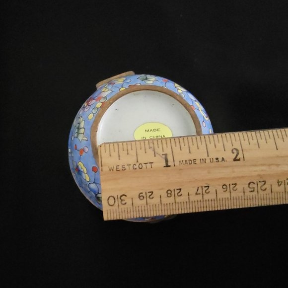 Vintage Butterfly Design Painted Enamel Trinket Box - Picture 9 of 12